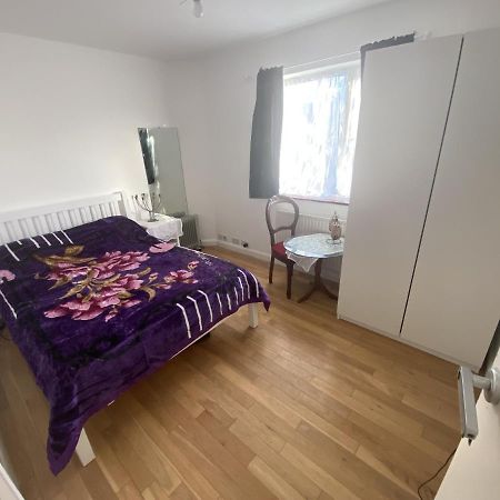 Comfortable&Quiet double bed room Edgware Buitenkant foto