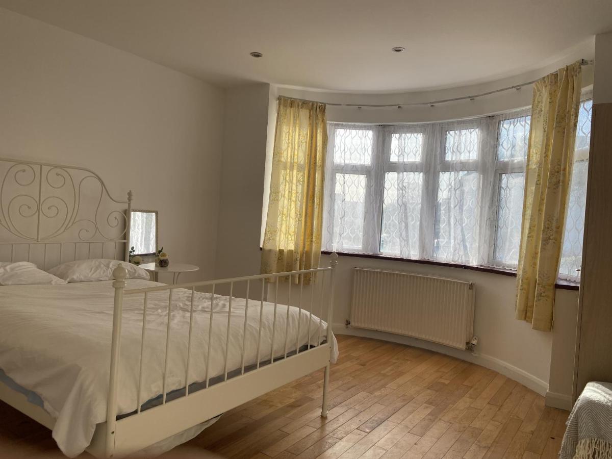 Comfortable&Quiet double bed room Edgware Buitenkant foto