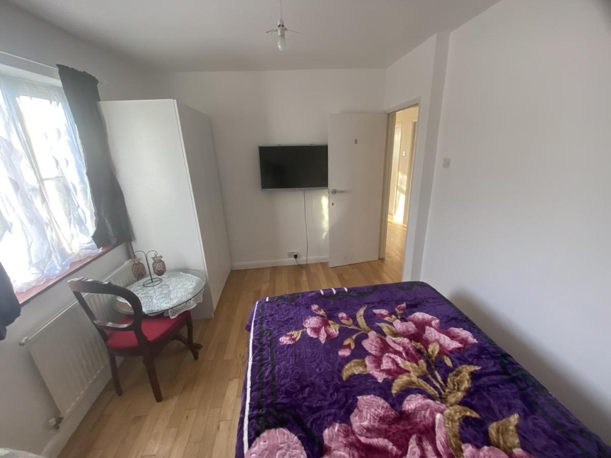 Comfortable&Quiet double bed room Edgware Buitenkant foto