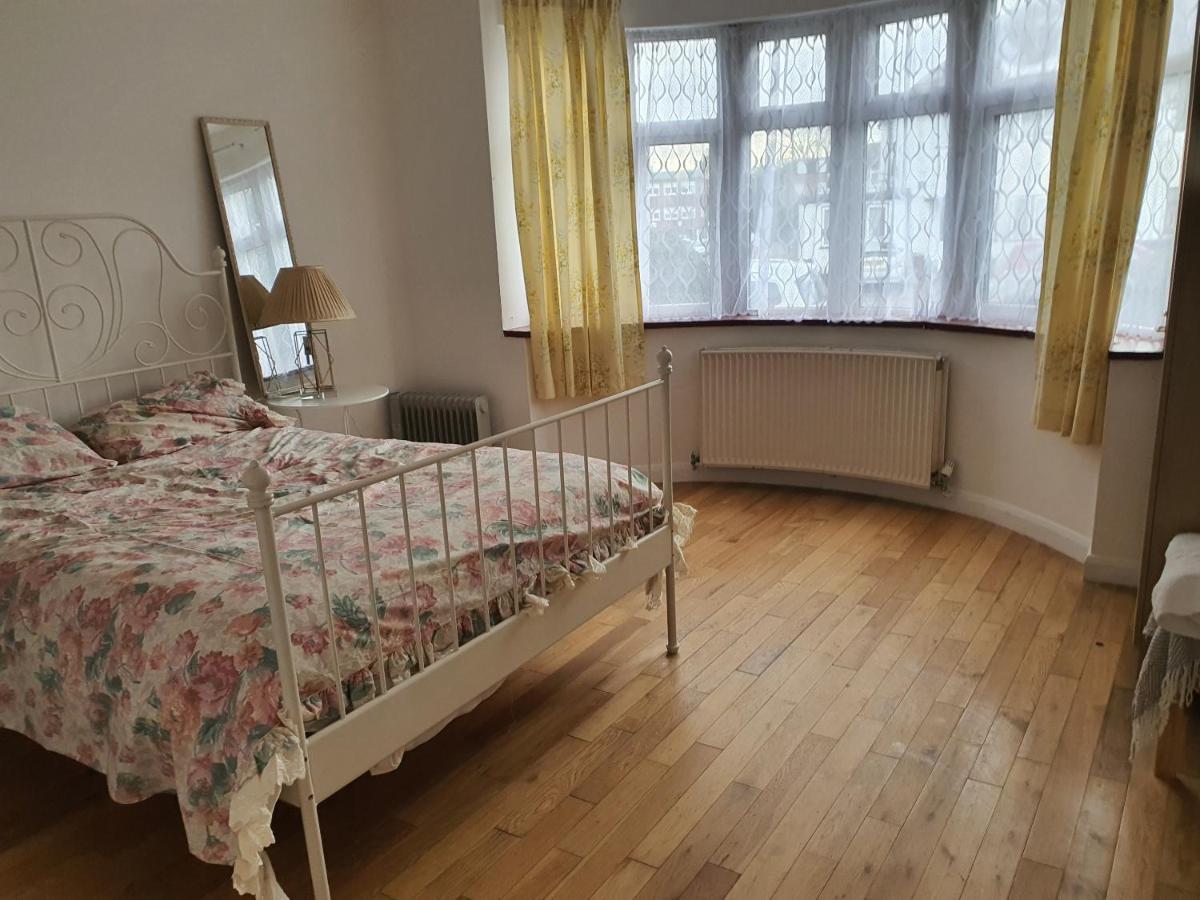 Comfortable&Quiet double bed room Edgware Buitenkant foto
