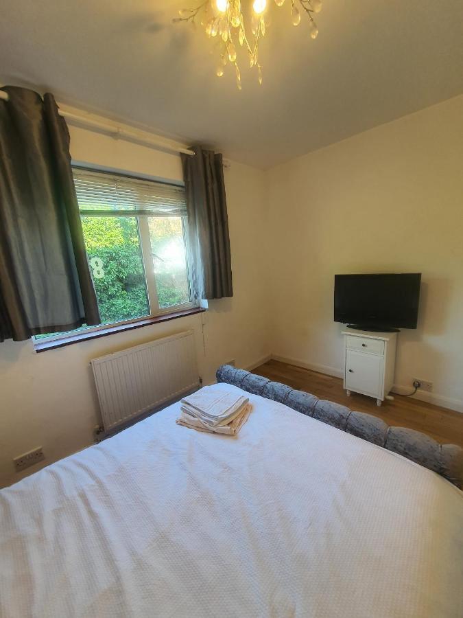 Comfortable&Quiet double bed room Edgware Buitenkant foto